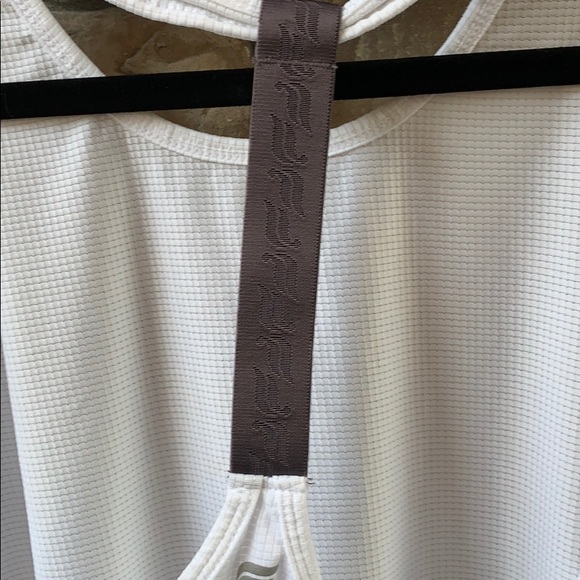 Fabletics tank top size small - Picture 5 of 6